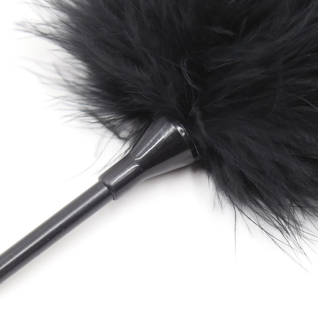 O Shape Fur Short Wand Tickler - SVART FJÄDERKITTLARE